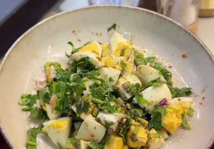 The final zesty Turkish egg salad mixed and ready to be served for breakfast.